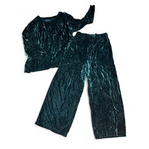 Vintage crushed Velvet 2-Piece Holiday Set in Emerald Fairycore Green